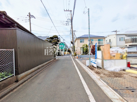 ≪接道状況≫分譲地周辺は一戸建住宅が建ち並ぶ閑静な住宅街となっており車の通りも少なく安心してお住まい頂ける環境が広がっております。【調布市深大寺元町４丁目】　【調布市深大寺元町４丁目】／撮影日2025/04/11