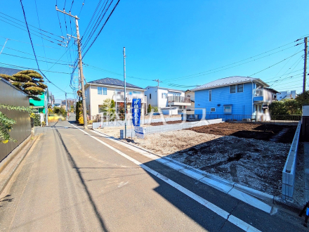 《接道状況》 周辺環境はもちろん、日当たりなど、実際に行ってみないと分からないことも多くございます。営業担当がご案内いたしますので、お気軽にお問い合わせください。  【調布市深大寺元町４丁目】／撮影日2025/03/21