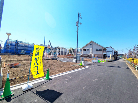 ≪接道状況≫ 周辺環境はもちろん、日当たりや設備仕様など、実際に行ってみないと分からないことも多くございます。営業担当がご案内いたしますので、お気軽にお問い合わせください。 【調布市染地３丁目】／撮影日2025/03/21