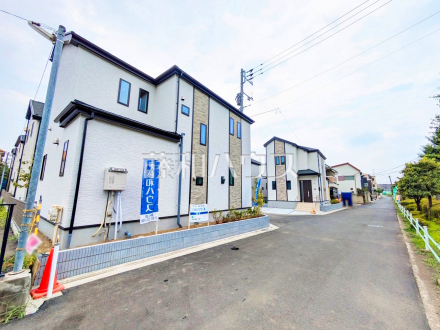 ≪接道状況≫ 前面道路はゆとりの5m。車の出し入れも楽々です。 　【調布市染地３丁目】／撮影日2025/07/07