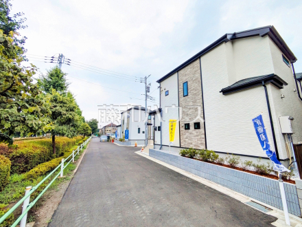 ≪接道状況≫ 周辺環境はもちろん、日当たりや設備仕様など、実際に行ってみないと分からないことも多くございます。営業担当がご案内いたしますので、お気軽にお問い合わせください。 　【調布市染地３丁目】／撮影日2025/07/07
