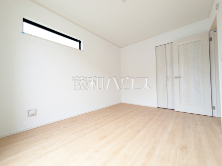 A号棟　居室　【調布市染地３丁目】
全居室南向きで明るく、冬場でも太陽の日差しで室内ぽかぽかです！　／撮影日2025/06/15