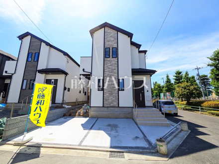 ≪A号棟　外観≫ 全居室南向きのプランで明るく、冬場でも太陽の日差しで室内ぽかぽかです！ 　【調布市染地３丁目】／撮影日2025/06/21