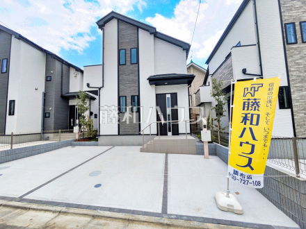 ≪B号棟　外観≫整備された街区、近隣に広がる美しい自然たち。空間のみのこだわりだけではなく、ここに暮らす方々にとって素敵な環境や快適な暮らしを実現します。　【調布市染地３丁目】／撮影日2025/07/07