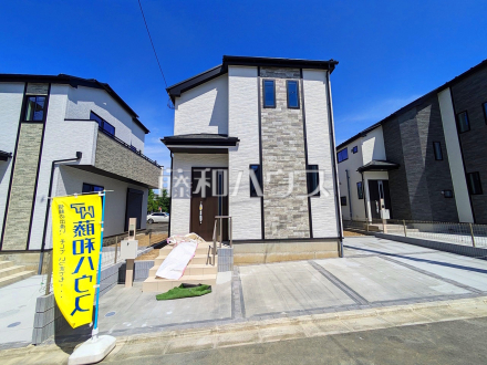 ≪G号棟　外観≫ 各居室にはクローゼットを完備し、家具を置くスペースが確保しやすい設計がされております。　【調布市染地３丁目】／撮影日2025/06/21