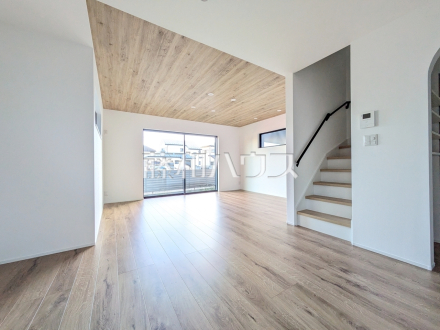 2号棟　リビング　【東村山市廻田町２丁目】／撮影日2025/11/10