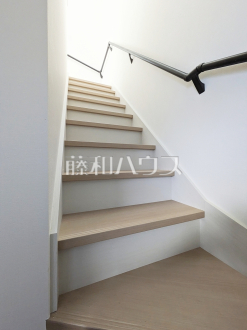 4号棟　階段　【東村山市廻田町２丁目】／撮影日2025/10/30