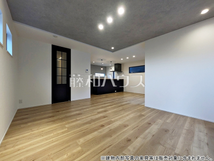 4号棟　リビング　【東村山市廻田町２丁目】／撮影日2025/12/04