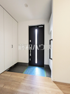 4号棟　玄関ホール　【東村山市廻田町２丁目】／撮影日2025/10/30