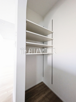 4号棟　収納　【東村山市廻田町２丁目】／撮影日2025/10/30