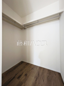 5号棟　ウォークインクローゼット　【東村山市廻田町２丁目】／撮影日2025/10/30