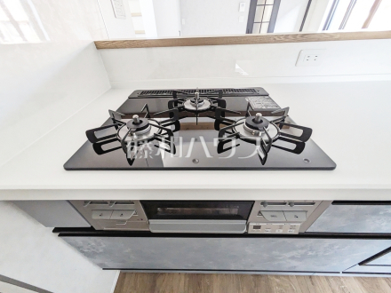 5号棟　3口ガスコンロ　【東村山市廻田町２丁目】／撮影日2025/10/30