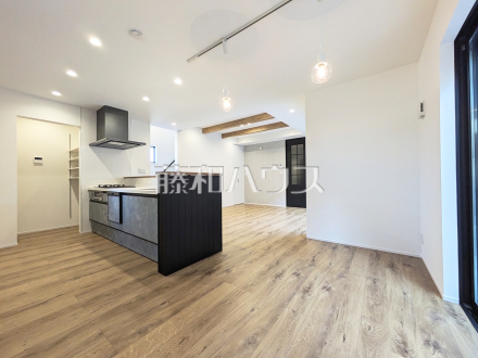 5号棟　リビング　【東村山市廻田町２丁目】／撮影日2025/11/01