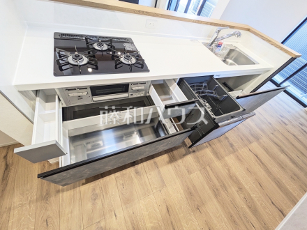 5号棟　キッチンスライド収納　【東村山市廻田町２丁目】／撮影日2025/10/30