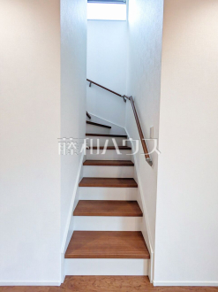 6号棟　階段　【東村山市廻田町２丁目】／撮影日2025/11/02