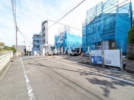 接道状況および現場風景　【八王子市台町３丁目】お住まい探しは、家の良し悪しだけでなく周辺環境も重要なポイントです。ぜひ一度お客様の目でご覧ください。／撮影日2025/05/01