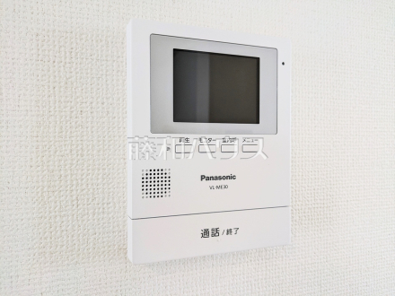 防犯に役立つTVモニター付インターフォン　　TVモニター付きインターホンのため訪問者がひと目で分かります　／撮影日2025/06/23