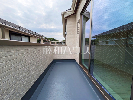 5号棟　バルコニー(施工中)　【府中市西府町１丁目】／撮影日2025/05/03