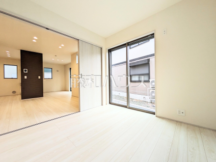 ≪5号棟　居室（施工中）≫
現在建築中につき、完成後には確認できなくなる構造部分などがご覧いただけます。完成後の内覧とは違った視点での現地見学が可能です。【府中市西府町１丁目】／撮影日2025/05/03
