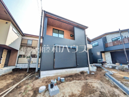 4号棟　ご家族ぞれぞれの思い出と、どこまでも広がる空を独り占め！暖かな光に包まれ四季折々の風を感じる、幸せの空間がここに。　【東村山市青葉町１丁目】／撮影日2025/07/04