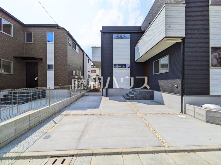 2号棟　カースペース　【小平市津田町２丁目】
来客時や駐輪スペースとしても利用可能なカースペース／撮影日2025/04/10