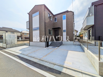 4号棟　外観　【小平市津田町２丁目】
周囲に高い建物のないエリアのため、空が大きく感じます。　／撮影日2025/04/10
