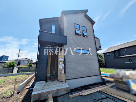 ≪3号棟　外観≫建物のプレゼンをさせていただきますので、実際の完成イメージを思い描いていただくことができます。お気軽にお問合せ下さい。【調布市深大寺東町６丁目】／撮影日2025/06/28