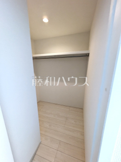 5号棟　ウォークインクローゼット　【富士見市大字水子】
収納量ばっちりのウォークインクローゼット！この機会に古い家具とはお別れできるかも！？　／撮影日2025/03/30