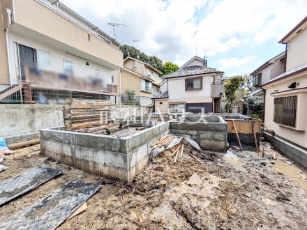 ≪現地外観≫床暖房・食洗機など 日々の生活を豊かに、暮らしを心地良くする先進の設備の住宅。　【調布市深大寺南町２丁目】／撮影日2025/04/14