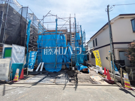 ≪現地外観≫調布市深大寺南町2丁目　全1棟　新築分譲住宅の誕生です！　【調布市深大寺南町２丁目】／撮影日2025/05/11