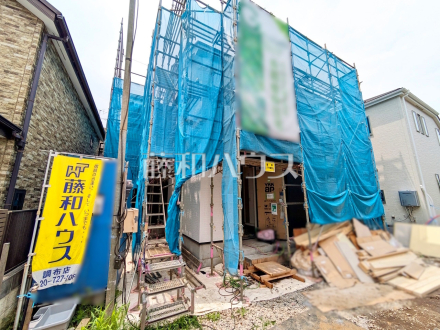 ≪2号棟　外観≫約17.62帖のゆったりリビングを設計。家族でテーブルを囲む素敵な時間をお愉しみ下さい。【調布市飛田給２丁目】／撮影日2025/07/07