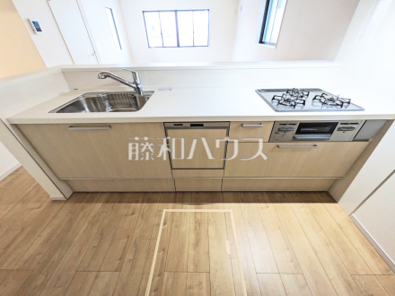 ２号棟　キッチン　【八王子市小比企町】
リビングにいるご家族を見渡せる対面キッチン　／撮影日2025/06/26