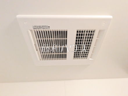 ２号棟　浴室換気乾燥機　【八王子市小比企町】　 浴室換気乾燥機は梅雨の時期等、なかなか乾かない洗濯物を干すのに役立ちます！ ／撮影日2025/06/26