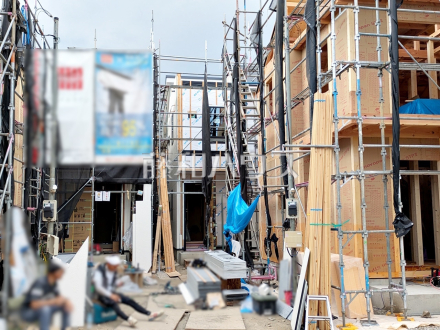 3号棟　外観　【立川市柴崎町５丁目】 リビングには、ついゴロンとしたくなる畳コーナーを設けました。あるとやっぱり落ち着きますね。 ／撮影日2025/06/23