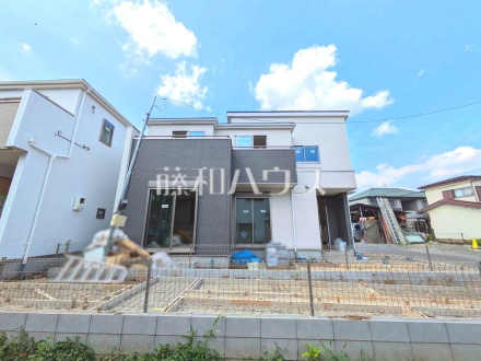 1号棟　外観　【所沢市大字久米】　 周辺環境はもちろん、日当たりや設備仕様など、実際に行ってみないと分からないことも多くございます。営業担当がご案内いたしますので、お気軽にお問い合わせください。  ／撮影日2025/07/04