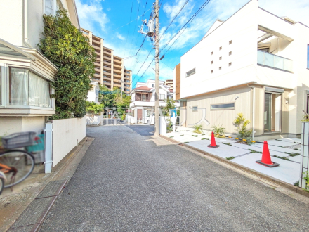 接道状況および現場風景　【国立市富士見台４丁目】／撮影日2025/10/02