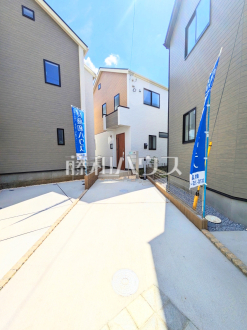 5号棟　生活に溶け込むシンプルなデザインの外観が魅力の新邸です。　【新座市東２丁目】／撮影日2025/07/13