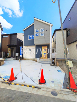 9号棟　 順調に工事が進んでいます。実際の街並みの様子が段々見えて参りました。ぜひ実際に現地をご見学下さいませ。 　【新座市東２丁目】／撮影日2025/07/13