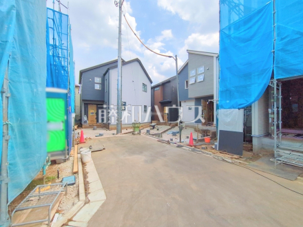 11号棟　接道状況および現場風景　【新座市東２丁目】／撮影日2025/07/01