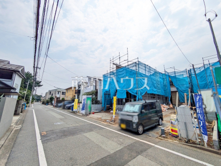 ≪接道状況≫周囲に高い建物のないエリアのため、空が大きく感じます。 　【狛江市西野川４丁目】／撮影日2025/07/07