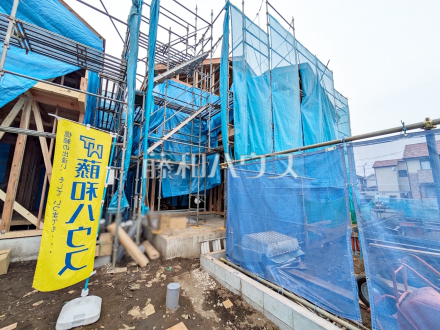 ≪1号棟　外観≫洗面室にはバスタオルや洗面具などをきれいに整理できるリネン庫を設置しました。 洗面室・浴室・収納がコンパクトにまとまっているので、効率よく家事ができます。 　【狛江市西野川４丁目】／撮影日2025/06/08