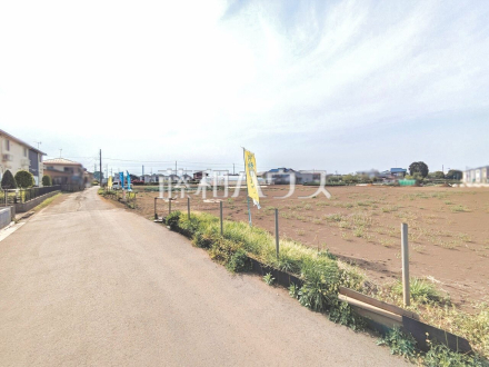 接道状況および現場風景　【東久留米市下里１丁目】 お住まい探しは、家の良し悪しだけでなく周辺環境も重要なポイントです。ぜひ一度お客様の目でご覧ください。 ／撮影日2025/04/18