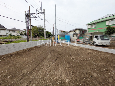 ≪1号棟　外観≫見学はしたいけど、なかなか時間が取れない・・・そんな方に出勤前や仕事終わりにマイホームを見学できるサポートをいたします。　【府中市小柳町４丁目】／撮影日2025/04/25