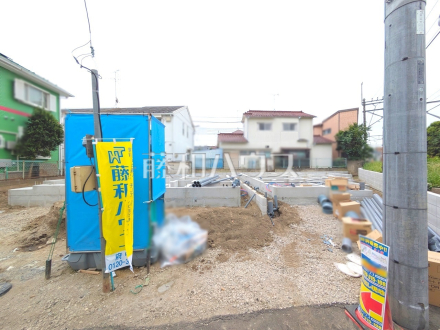 ≪1号棟(写真右側)　外観≫まだまだ建築中ですが、ぜひ現地をご覧になりませんか？基礎・上棟の状態は建築中にしかご覧になれません！ 【府中市小柳町４丁目】【府中市小柳町４丁目】／撮影日2025/05/23