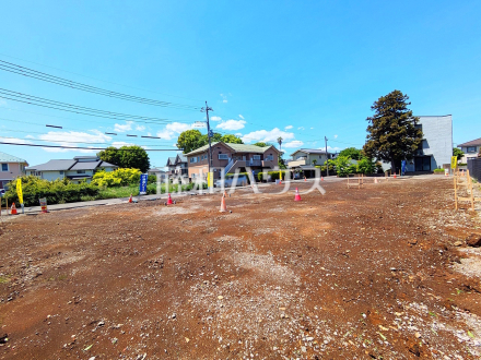 ≪現地外観≫条件内であれば自由に設計可能。注文住宅の「選ぶ楽しさ」×建売の「安心な価格」まさに注文住宅と建売のいいとこ取り♪　　【府中市白糸台６丁目】／撮影日2025/05/03