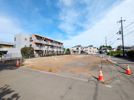 ≪現地外観≫間取りや色を変更可能な『フリープラン対応住宅』のご紹介です♪
建売住宅では決して叶わない、無理であると諦めていた夢のマイホームを一緒に実現してみませんか？
　【府中市白糸台６丁目】／撮影日2025/05/01