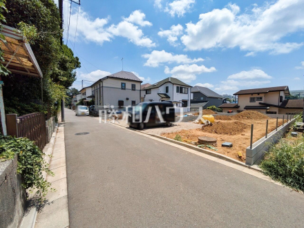 接道状況および現場風景　【小平市鈴木町１丁目】 平日のご案内も可能です。まずはお気軽にお問合せ下さいませ。 ／撮影日2025/07/04