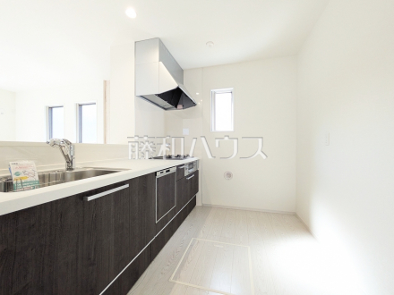 1号棟　キッチン　【八王子市館町】／撮影日2025/08/29