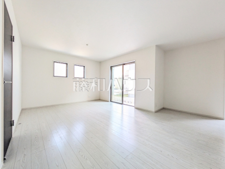 2号棟　リビング　【八王子市館町】／撮影日2025/08/29