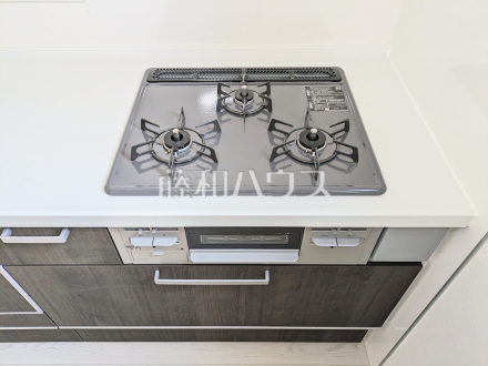 2号棟　キッチンコンロ　【八王子市館町】／撮影日2025/08/29